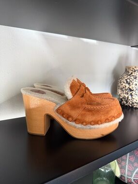 Chloe Joy Shearling Suede Heeled Clogs / Mules